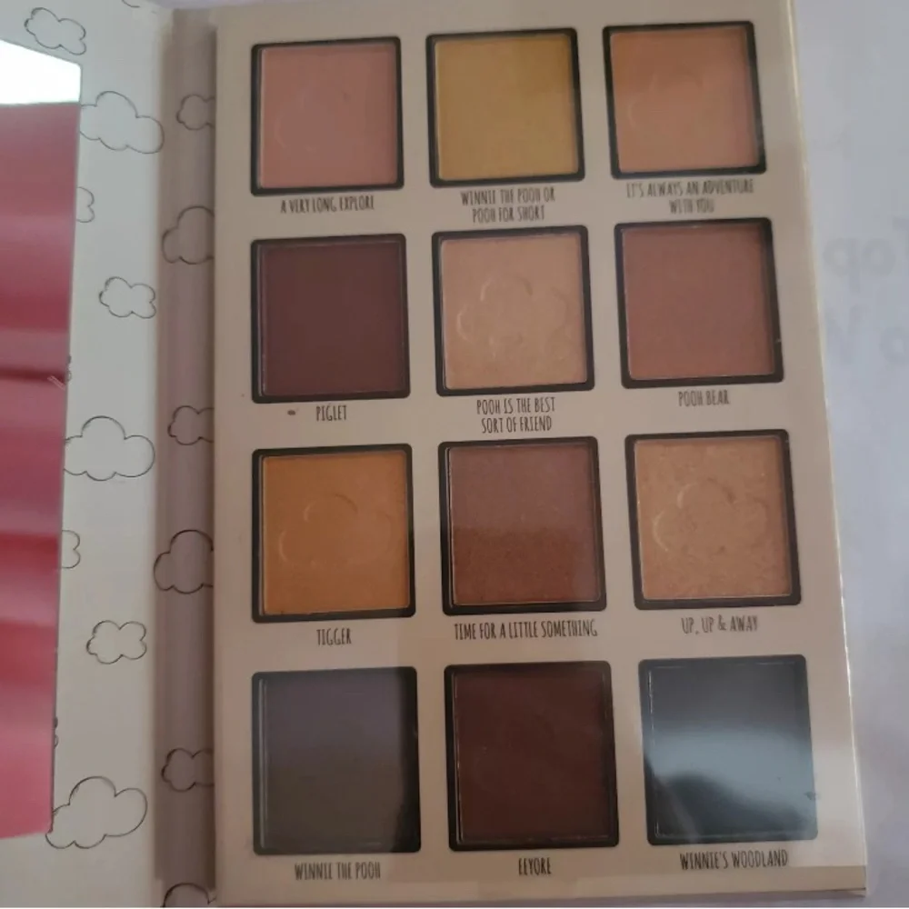 Disney Winnie The Pooh Eyeshadow Palette 12 Shades Taste Beauty New